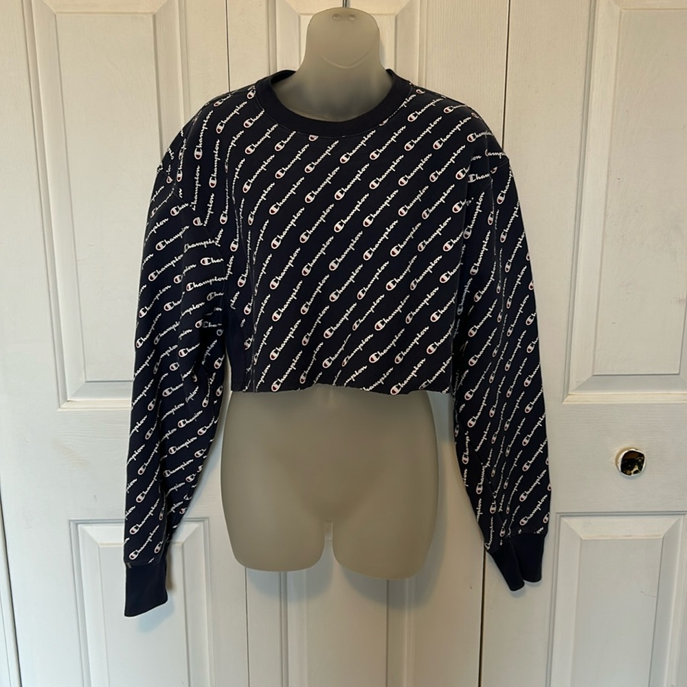 Champion sz S Reverse Weave graphic cropped crew neck LS sweatshirt GUC BSC